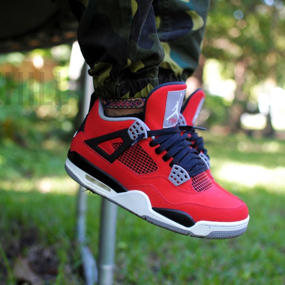 Air Jordan 4 Retro Toro Bravo Fire Red