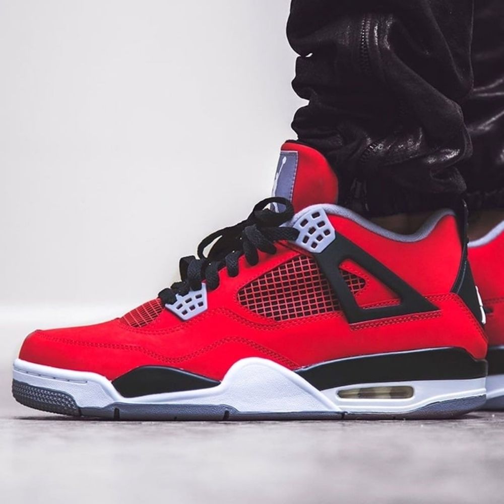 Air Jordan 4 Retro Toro Bravo Fire Red
